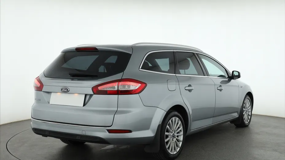 Ford Mondeo -