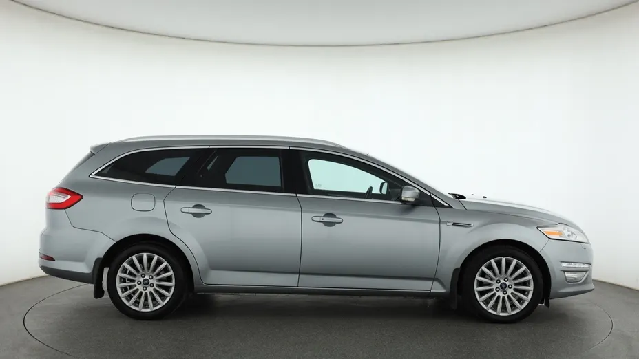 Ford Mondeo -