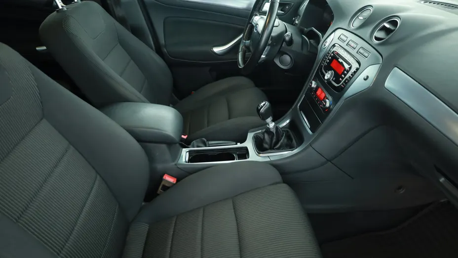 Ford Mondeo -