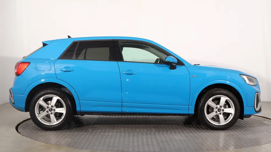 Audi Q2 -