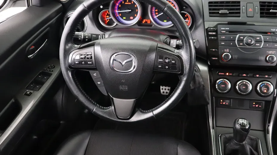 Mazda 6 -