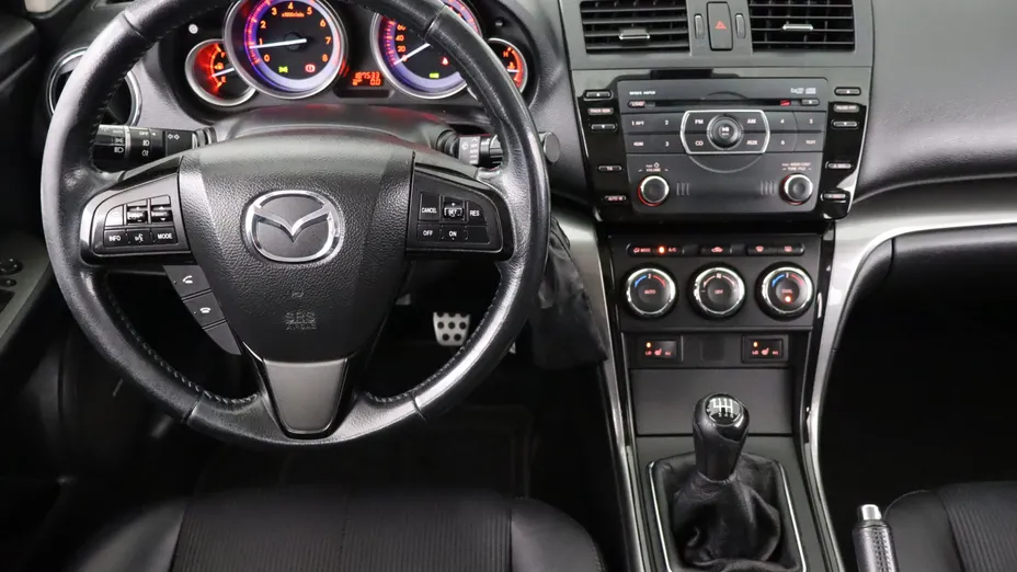 Mazda 6 -