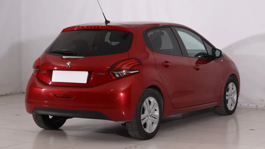 Peugeot 208 -