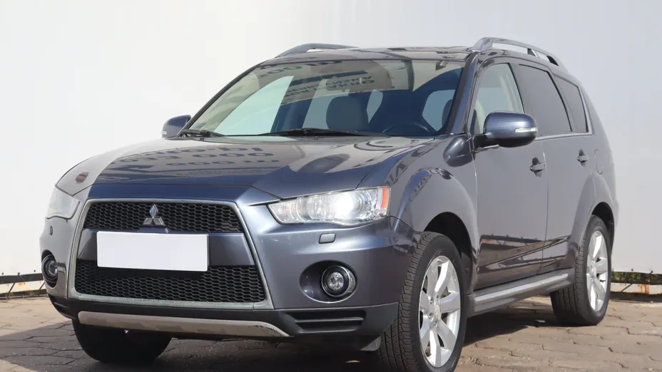 Mitsubishi Outlander -