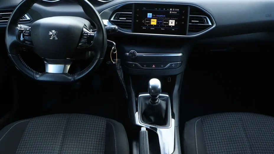 Peugeot 308 -
