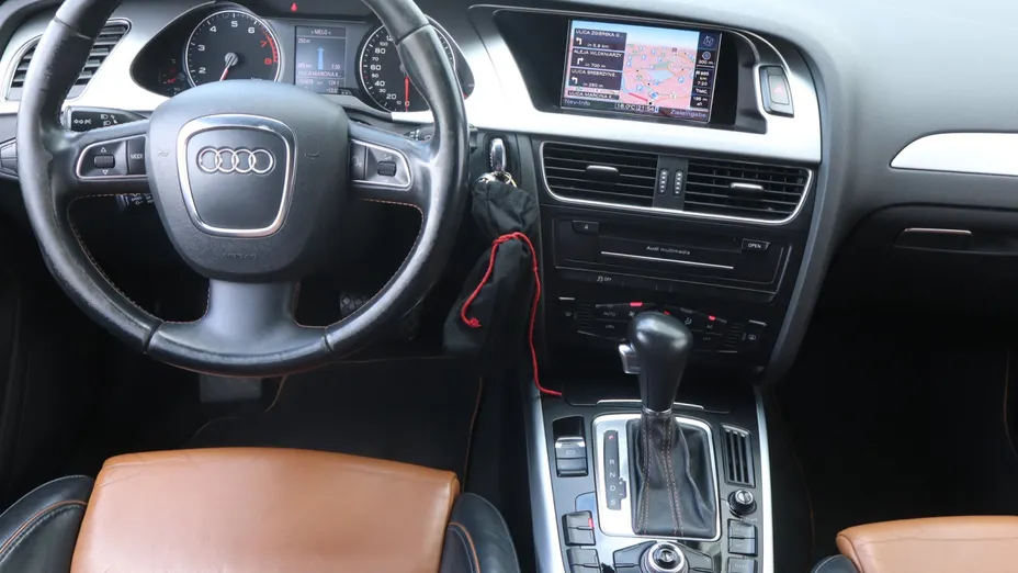 Audi A4 -
