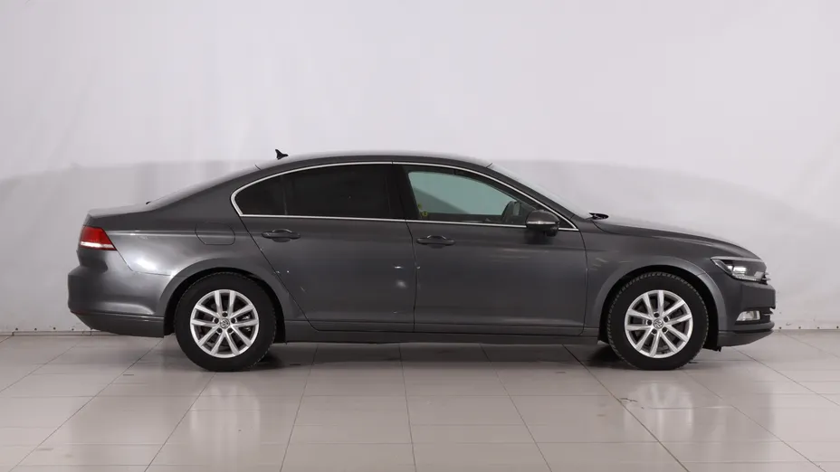 VW Passat -