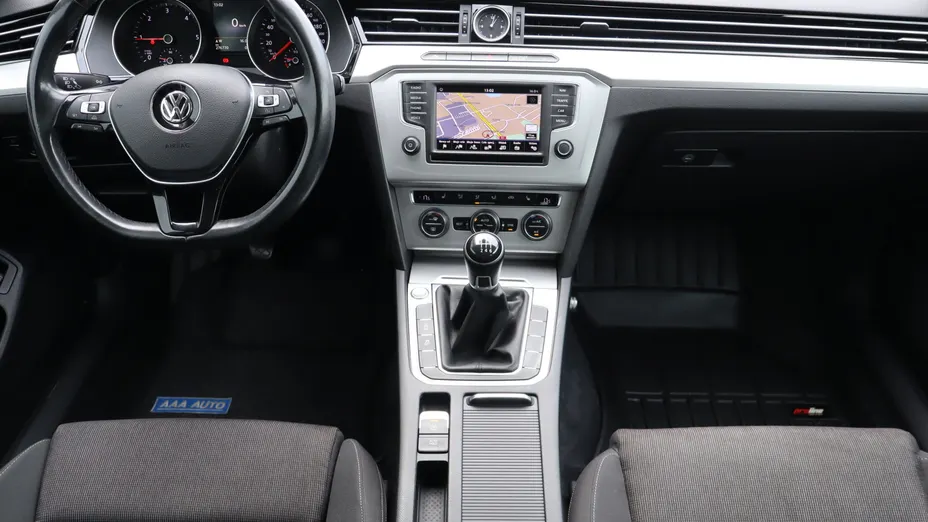 VW Passat -