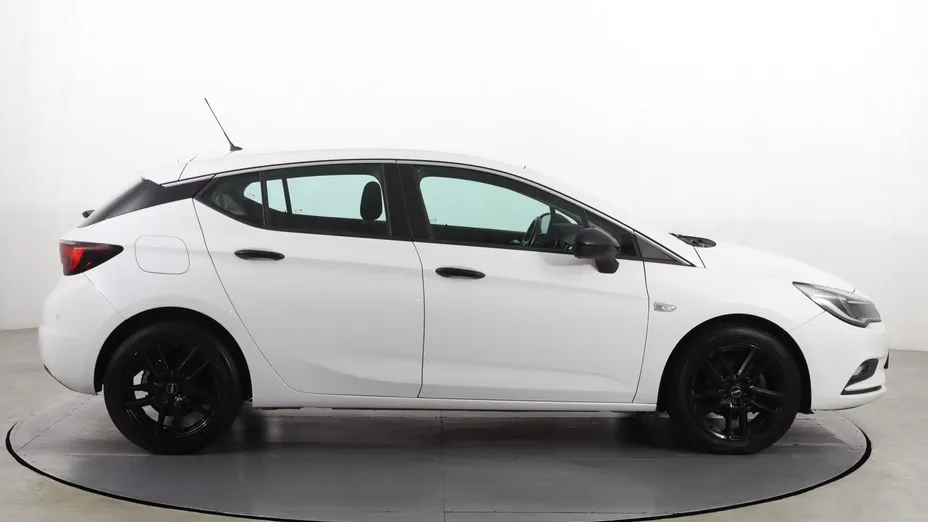 Opel Astra -