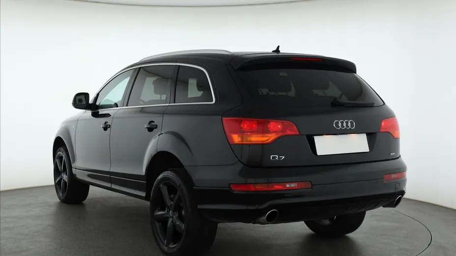 Audi Q7 -