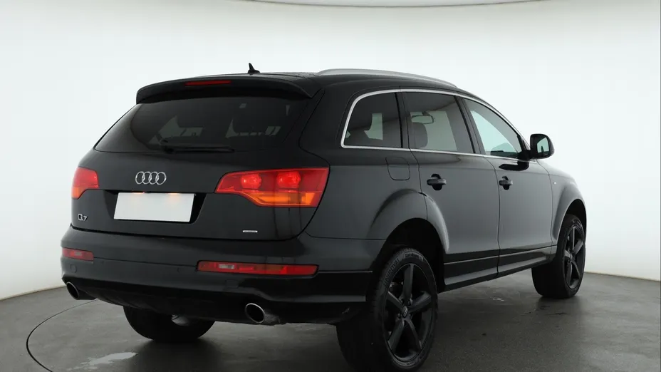 Audi Q7 -
