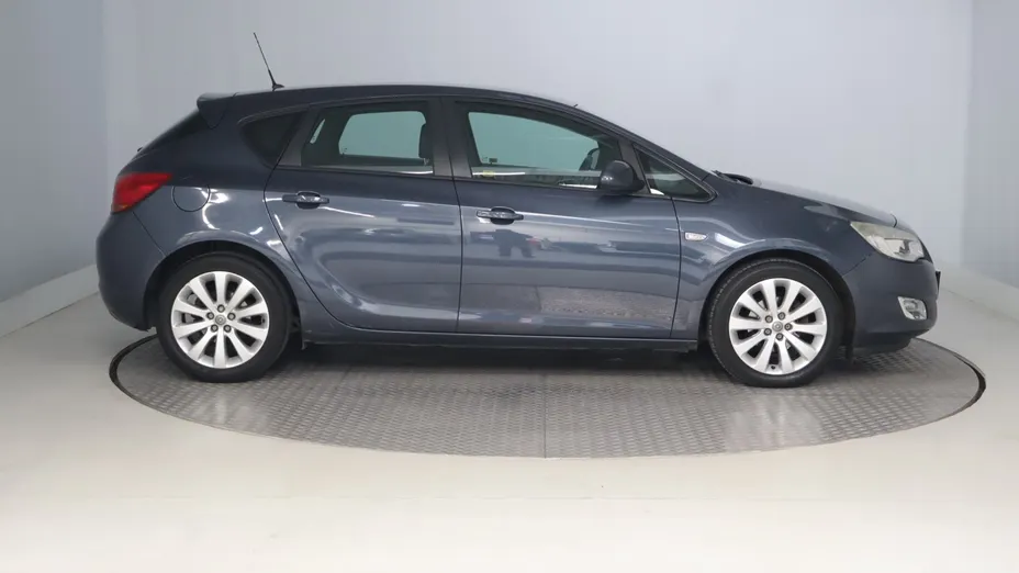Opel Astra -