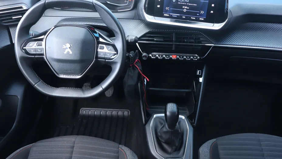 Peugeot 208 -
