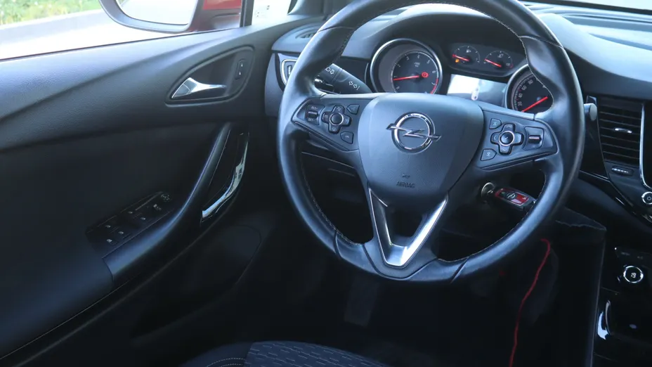 Opel Astra -
