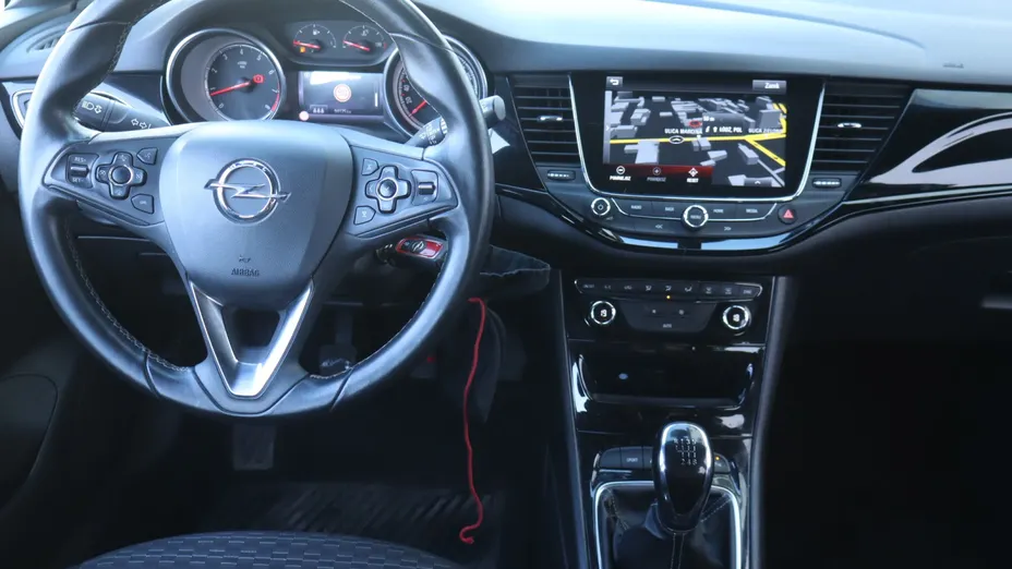 Opel Astra -