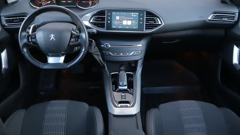 Peugeot 308 -