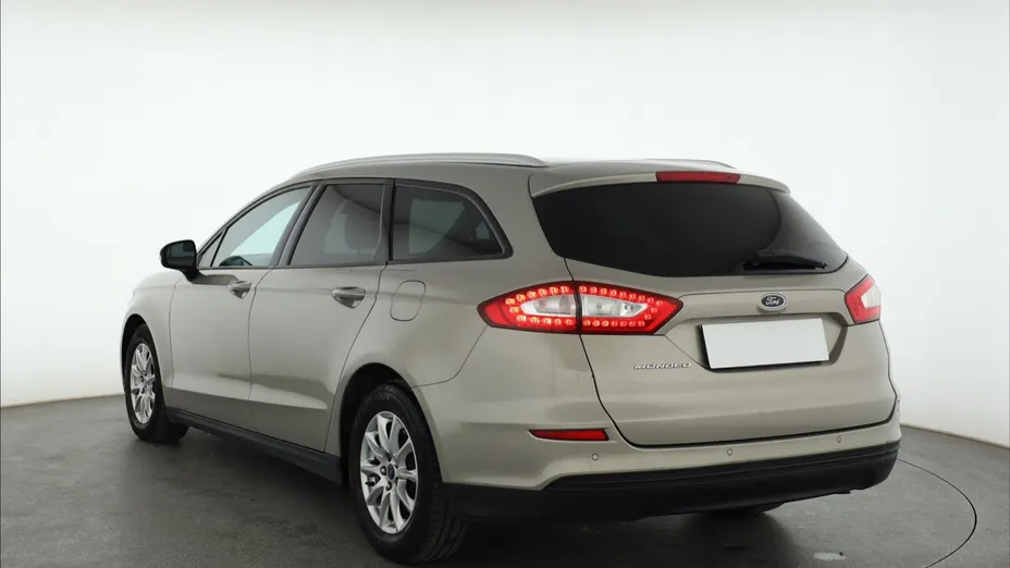 Ford Mondeo -