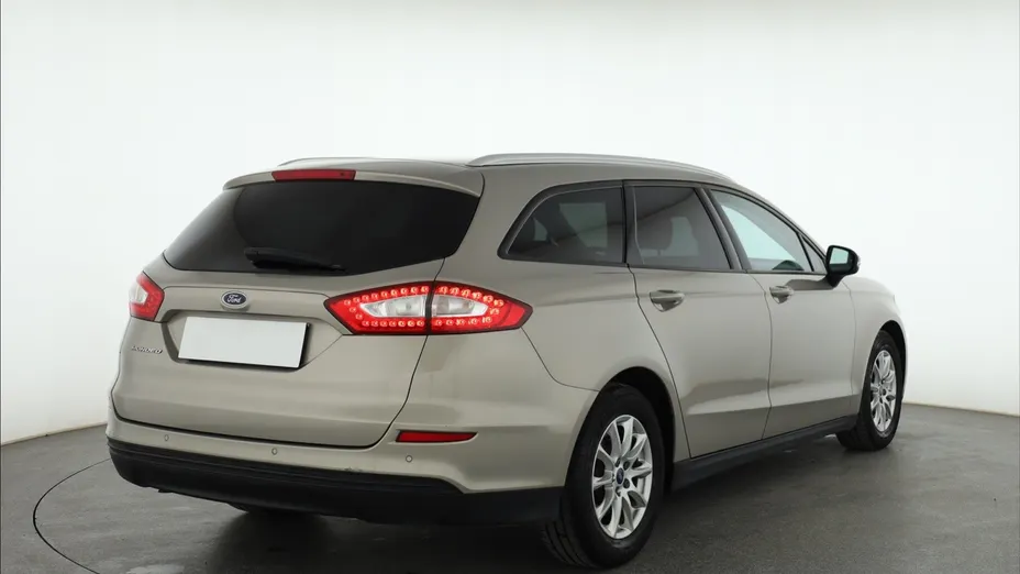 Ford Mondeo -