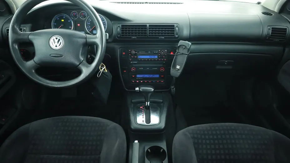 VW Passat -