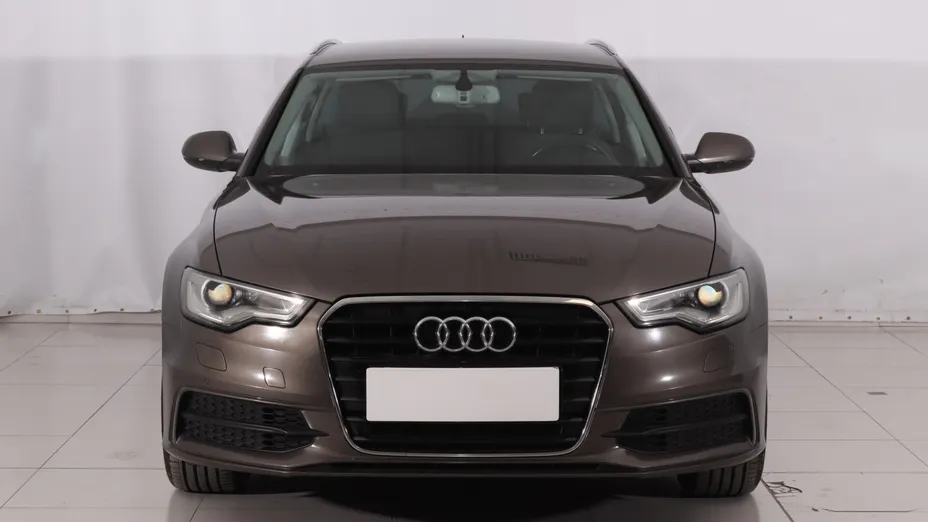 Audi A6 -