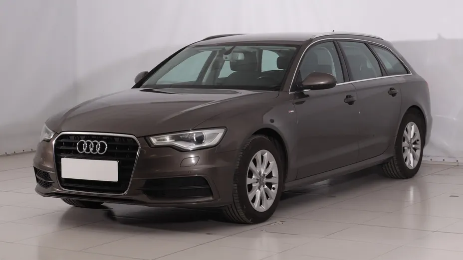 Audi A6 -