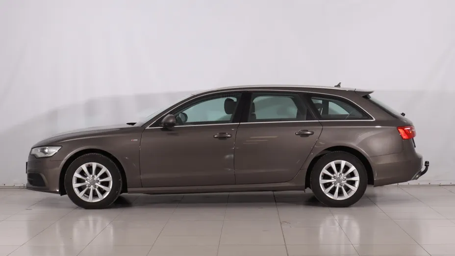 Audi A6 -