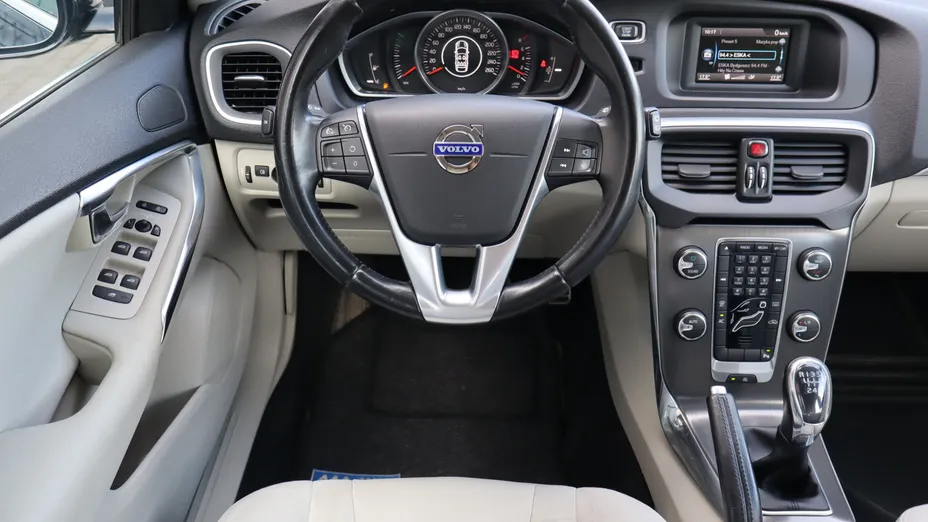 Volvo V40 -