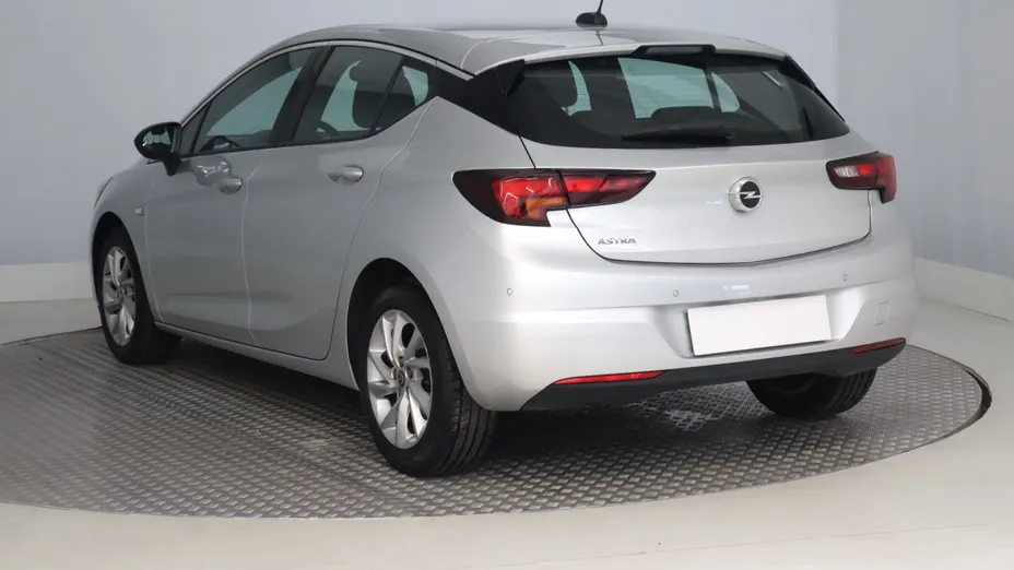 Opel Astra -