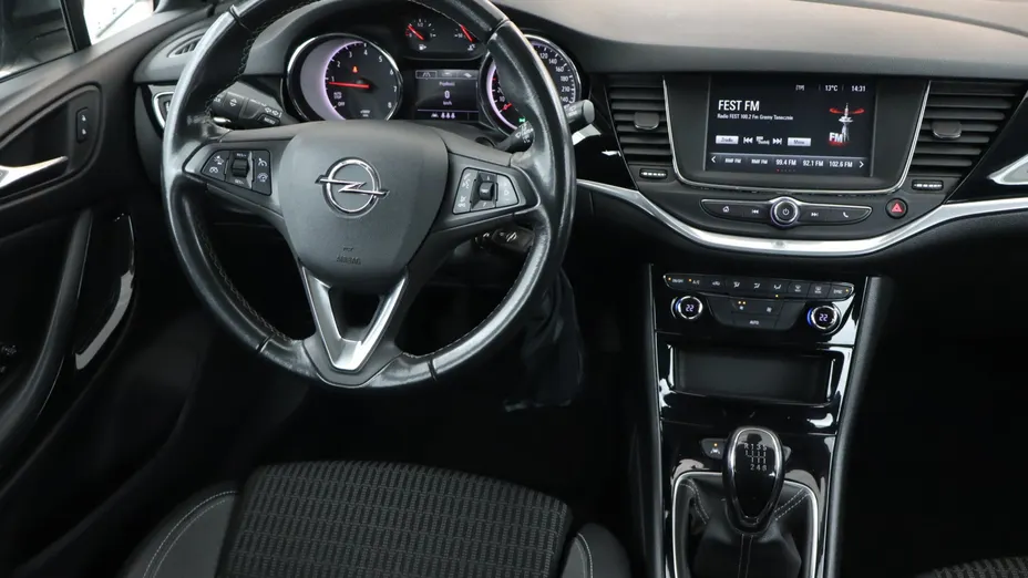 Opel Astra -