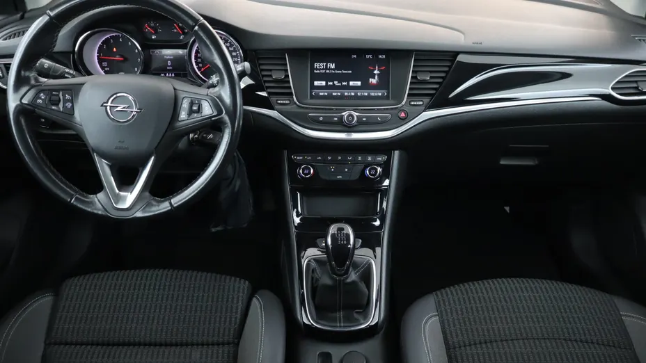 Opel Astra -