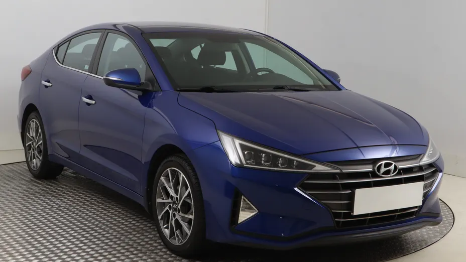 Hyundai Elantra -