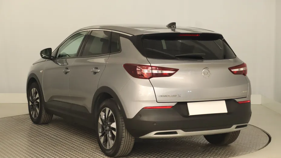 Opel Grandland -