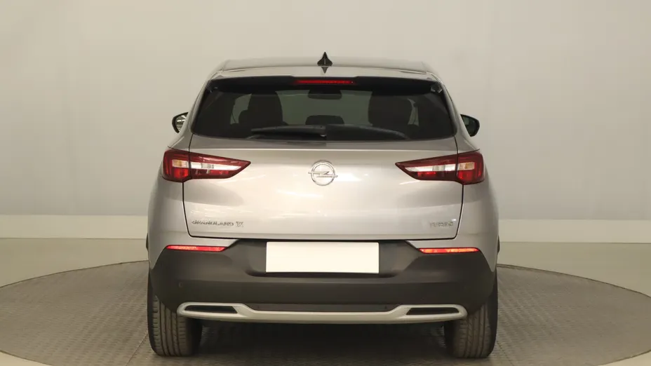 Opel Grandland -