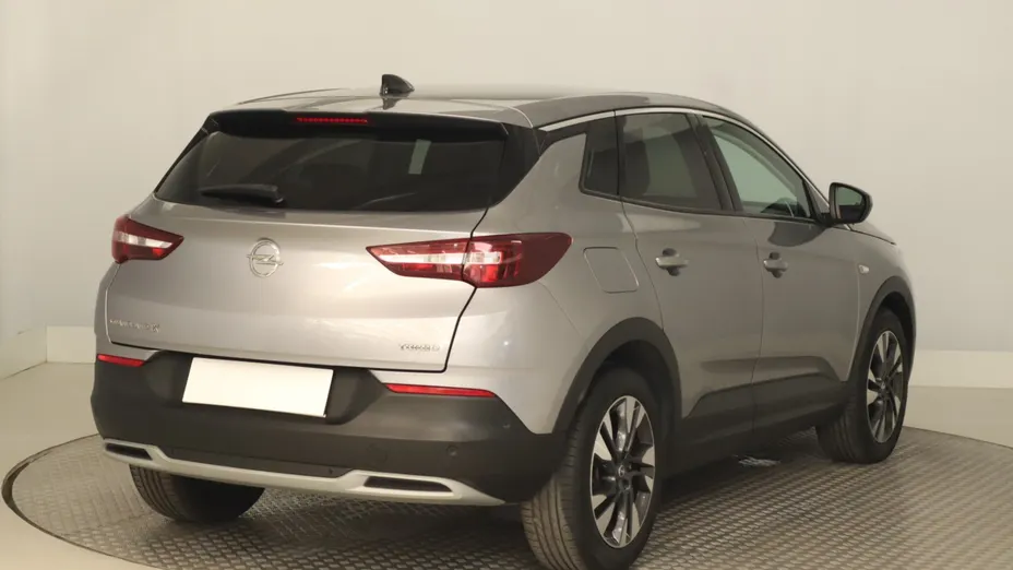Opel Grandland -