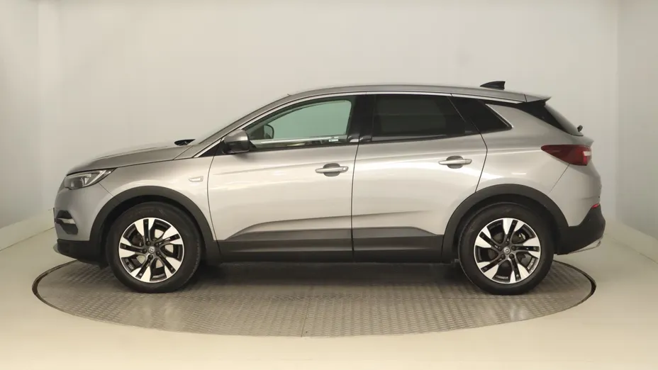 Opel Grandland -