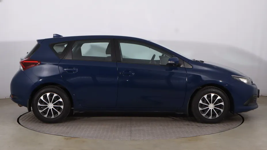 Toyota Auris -