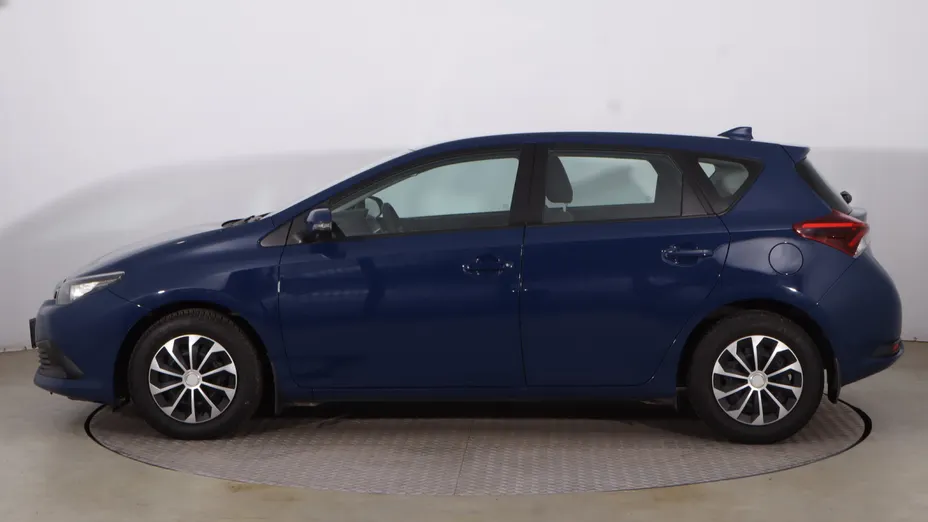 Toyota Auris -