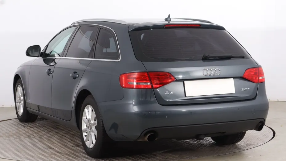 Audi A4 -
