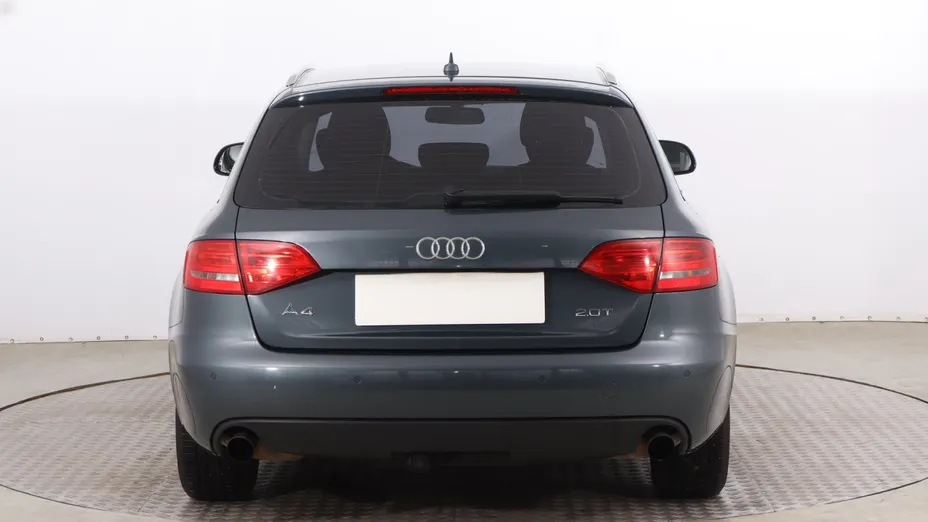 Audi A4 -