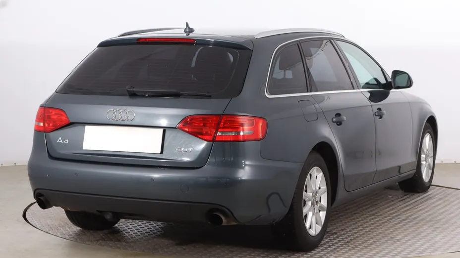 Audi A4 -