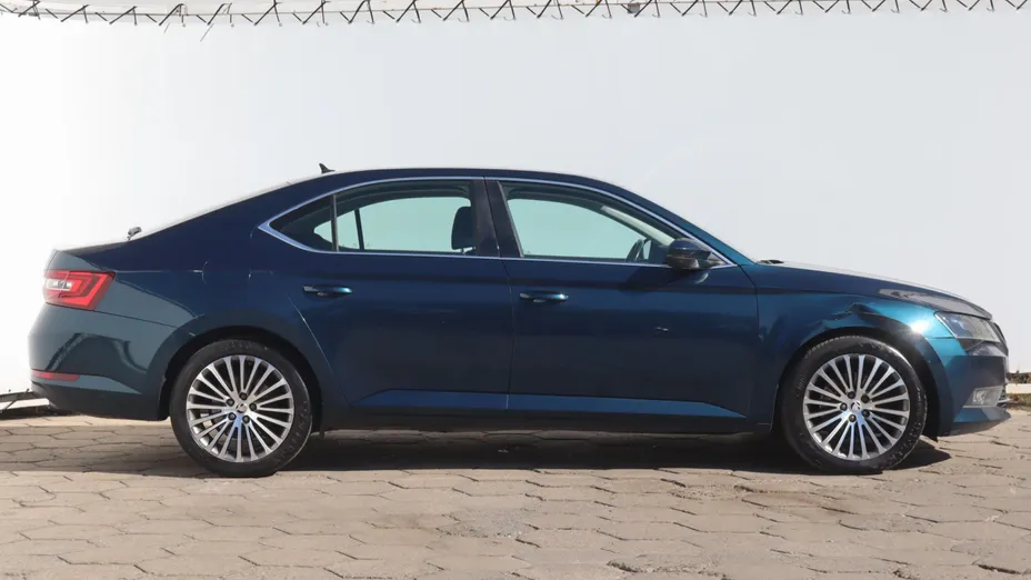 Skoda Superb -