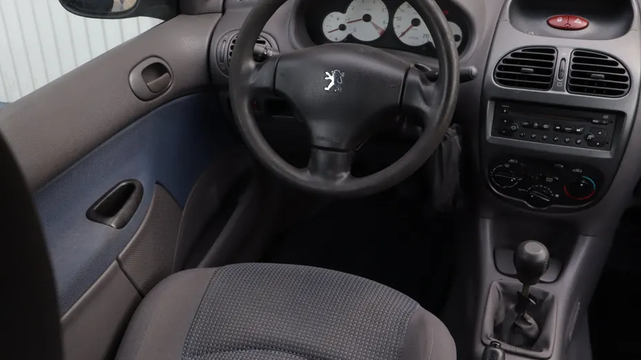 Peugeot 206 -