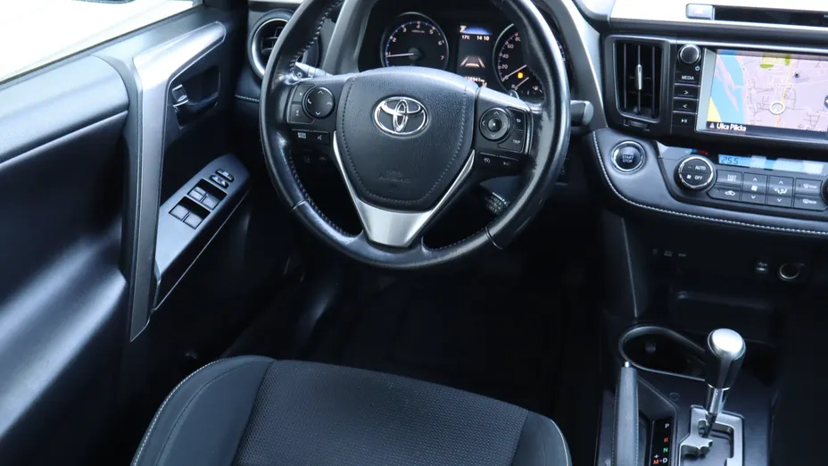 Toyota RAV4 -
