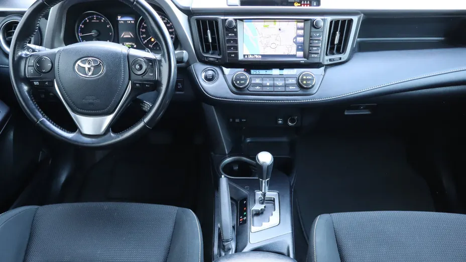 Toyota RAV4 -
