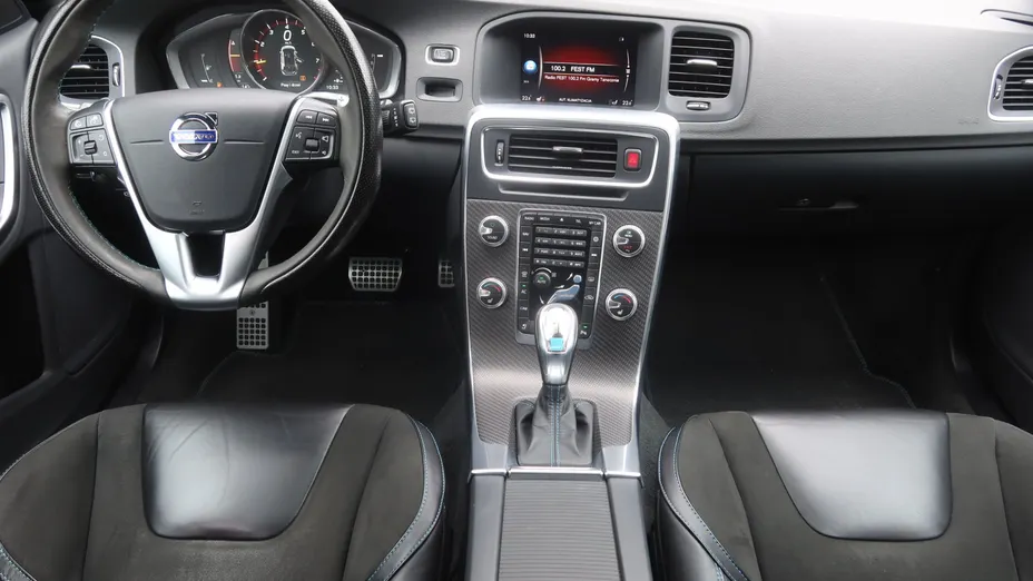 Volvo V60 -