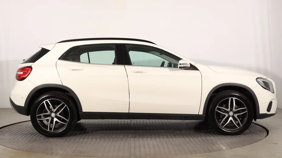 Mercedes GLA -