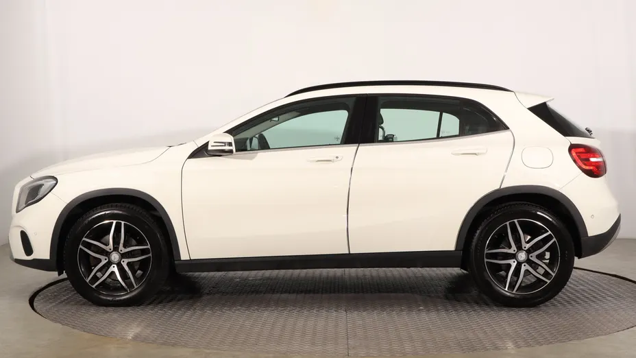 Mercedes GLA -