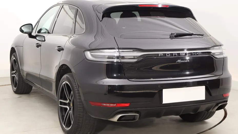 Porsche Macan -