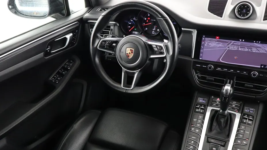 Porsche Macan -
