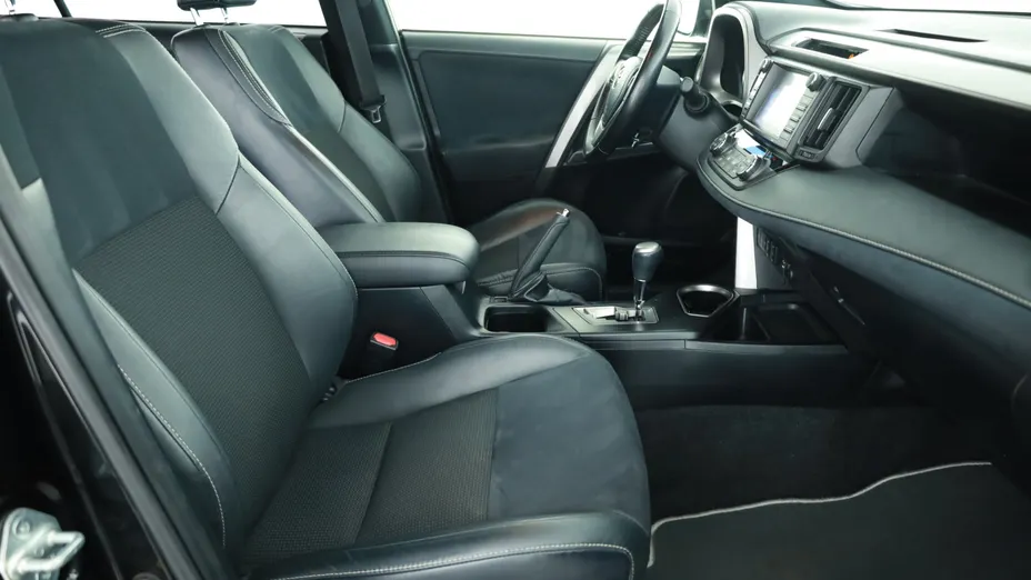 Toyota RAV4 -